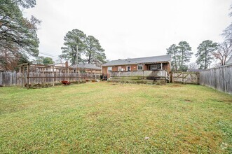 Building Photo - Cozy Brick Rancher in Lakeside