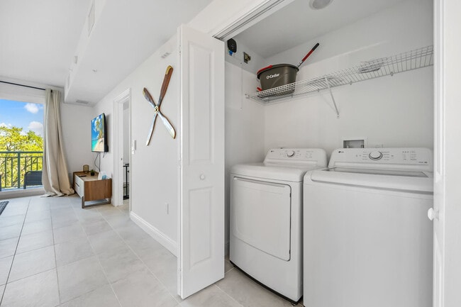 Building Photo - 701 Pilot Ln