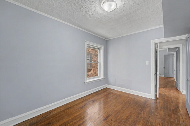 Building Photo - 10724 S Ave C