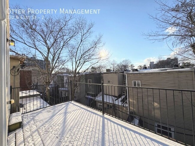 Building Photo - 332 N 41st St