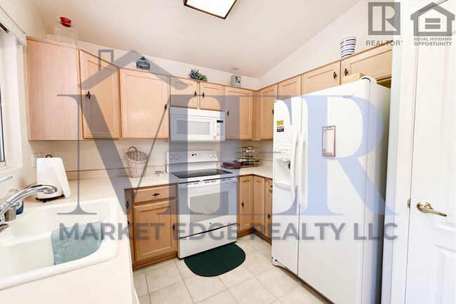 Building Photo - 2Bed/2Bath Home in 55+ Community in Peoria...