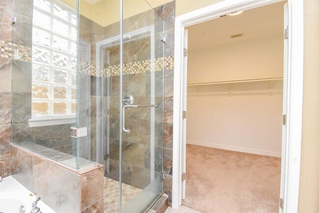 Building Photo - 20907 Avery Cove Ln