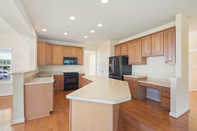 Building Photo - 5500 Young Family Trail West