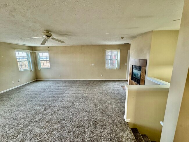 Building Photo - 651 Stonegate Dr