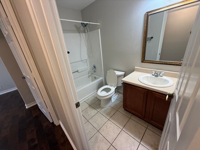 Building Photo - "Beautiful 4-Bed, 2-Bath Home in Emerald Valley – Lease for $1,725 (15 Months)