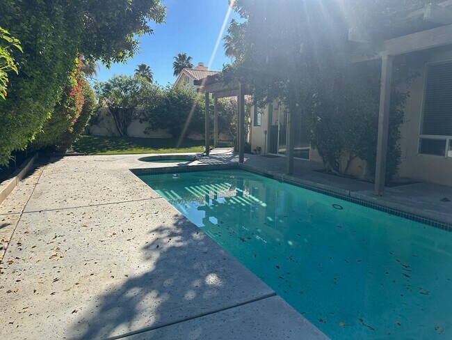 Building Photo - 248 Strada Fortuna