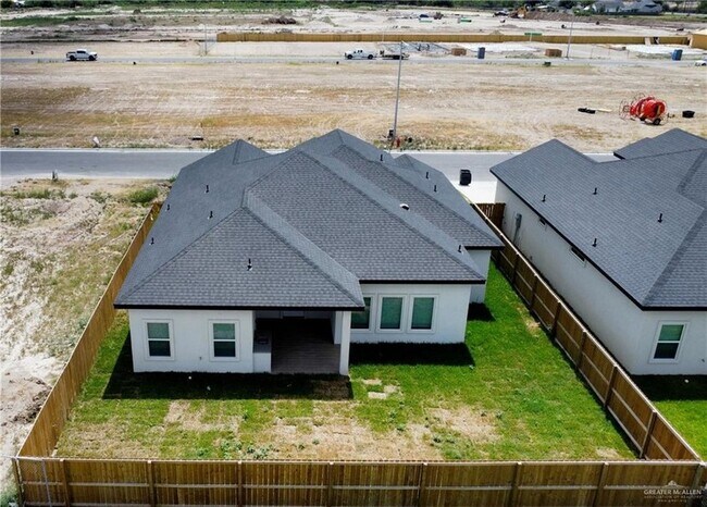 Building Photo - 907 Durango Dr