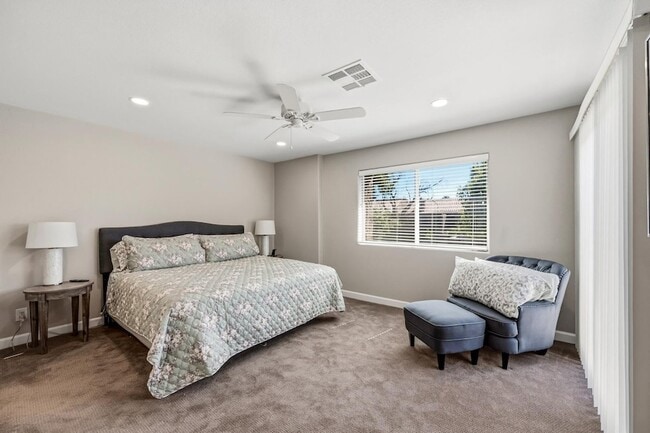 Building Photo - 7340 N Vía Camello Del Norte