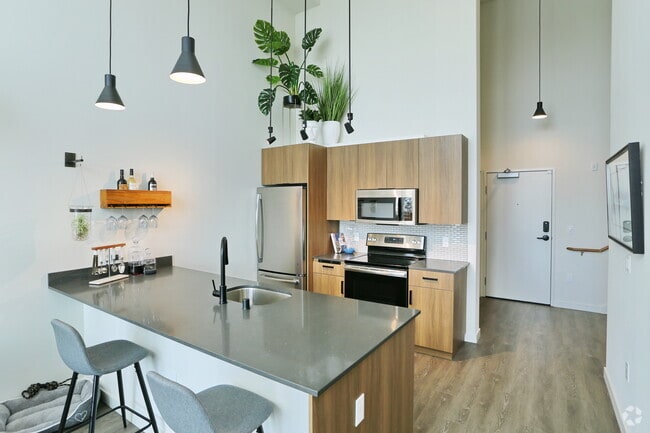 1BR, 1BA + Loft - 937 SF - Talisman
