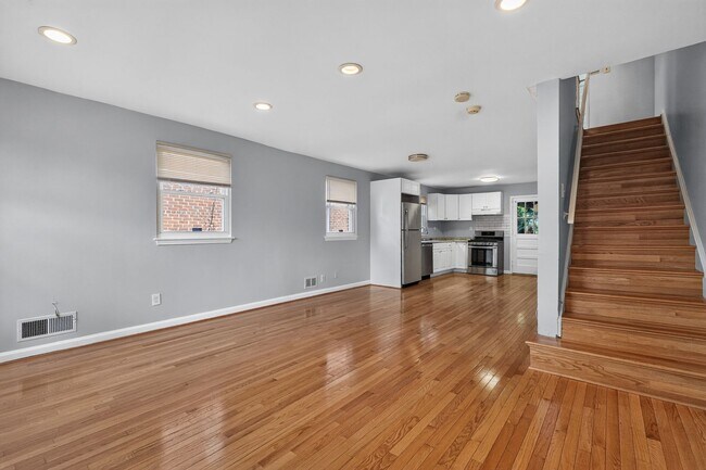 Building Photo - 5551 Chillum Pl NE