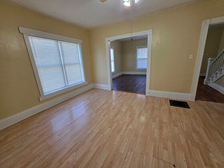 Building Photo - 1614 5th Ave