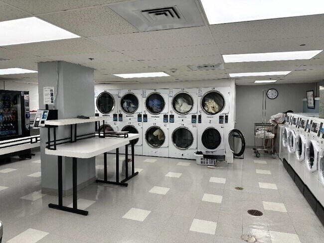 Building Photo - 6 Whittier Pl