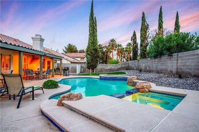 Building Photo - 905 Buffwood Ave