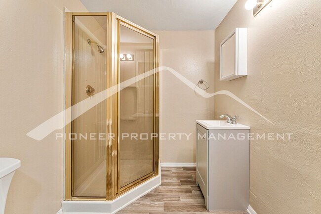 Building Photo - 5063 W 70th Pl