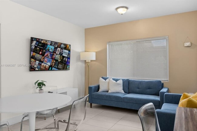 Building Photo - 1286 NE 109th St