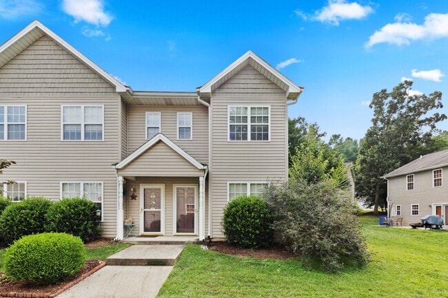 Primary Photo - Fletcher Townhouse