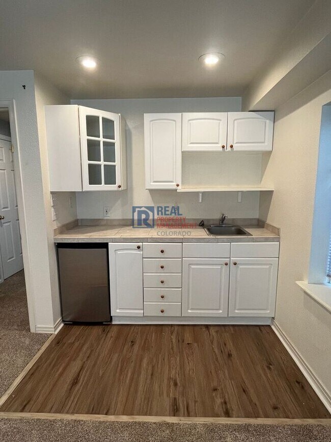 Building Photo - 9850 Carmel Ct