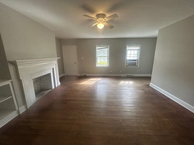 Building Photo - 1717 Kennedy Dr