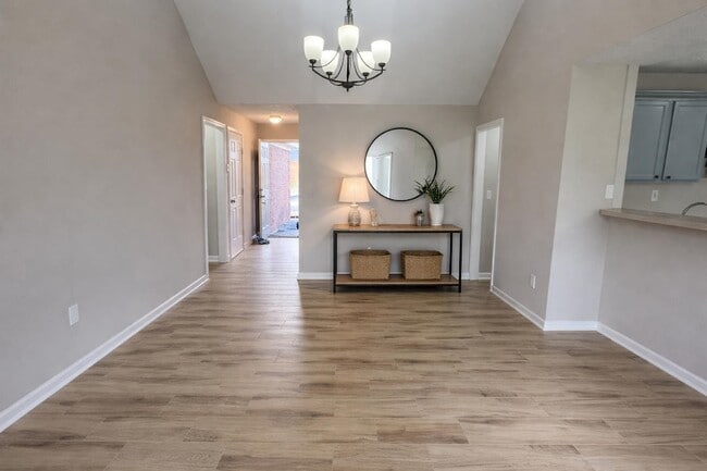 Building Photo - 5457 Sundale Way S