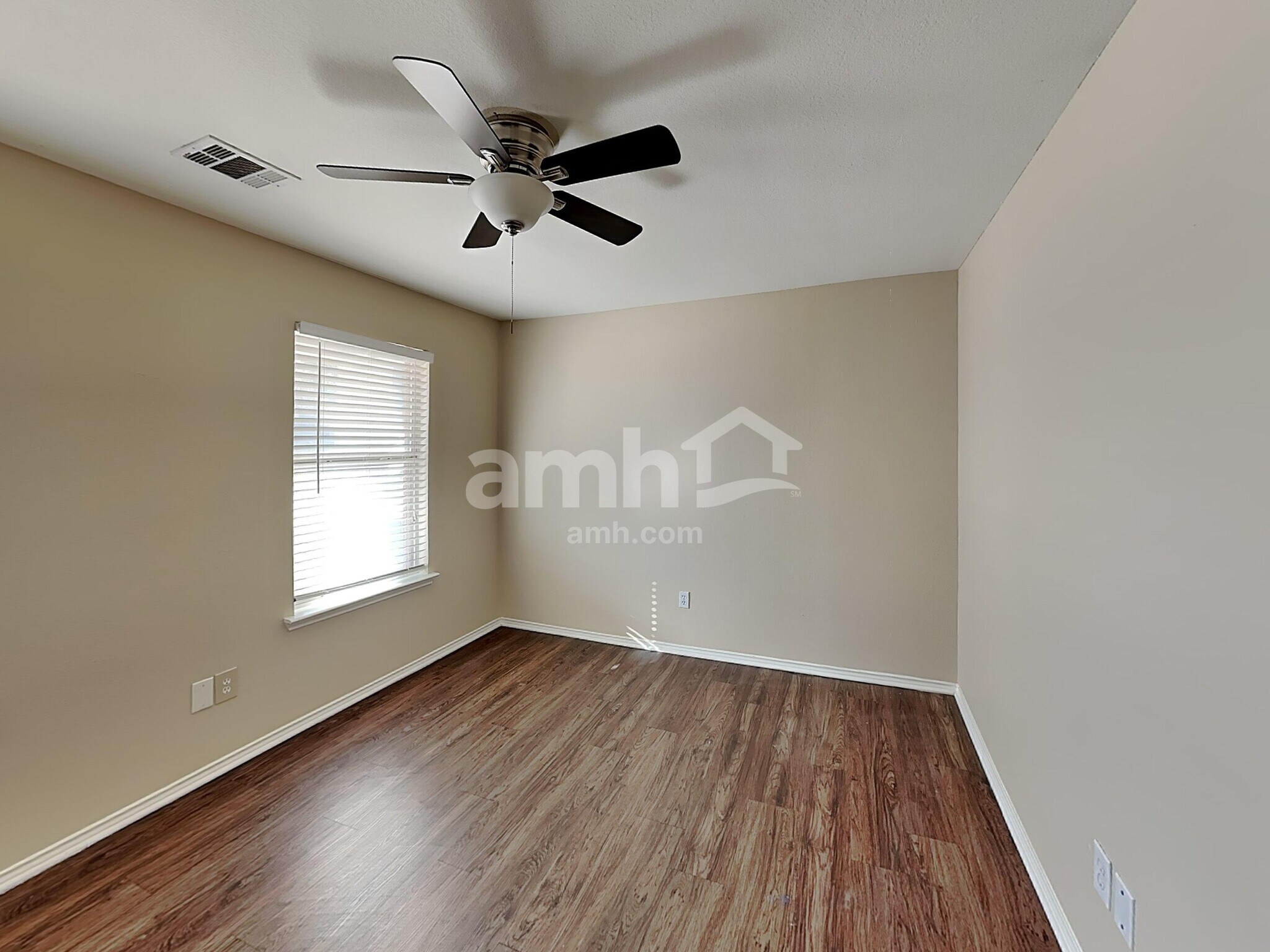 Building Photo - 904 Western Pass