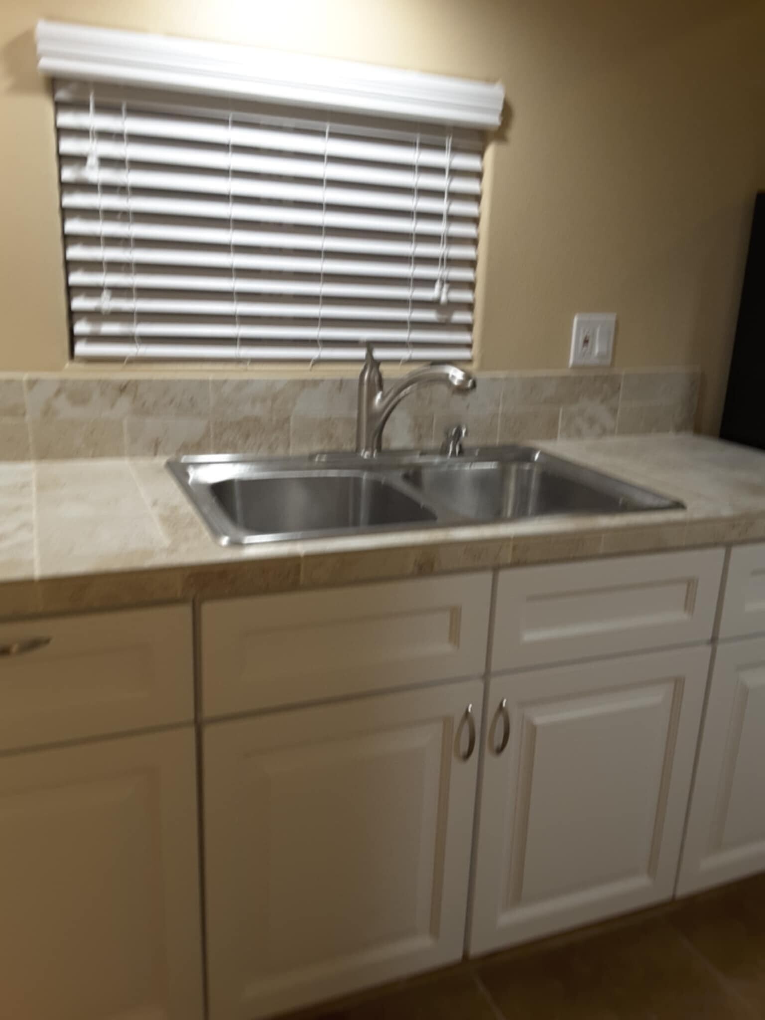 Building Photo - 911 Daugherty Rd