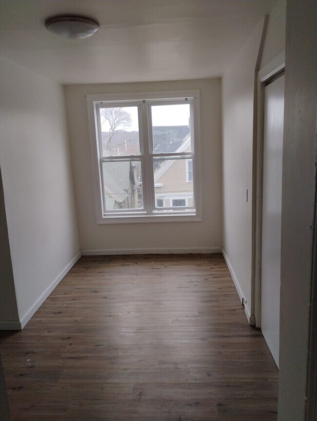 Building Photo - 150 Chestnut Ave