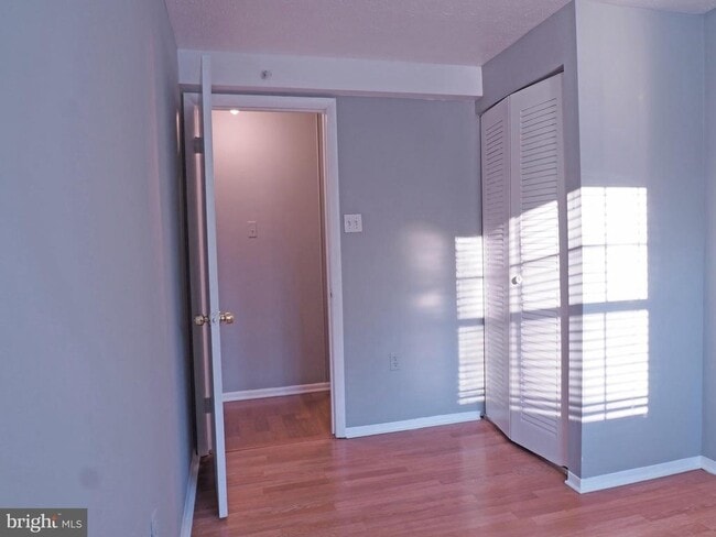 Building Photo - 12500 Sturdee Dr