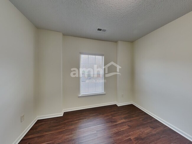 Building Photo - 13316 Woodland Farm Dr