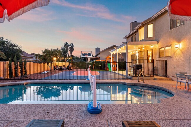 Building Photo - 7157 W Windrose Dr