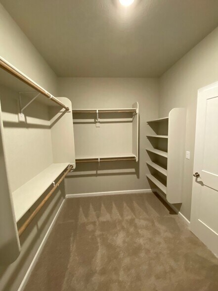 Building Photo - 6526 Miro Ln