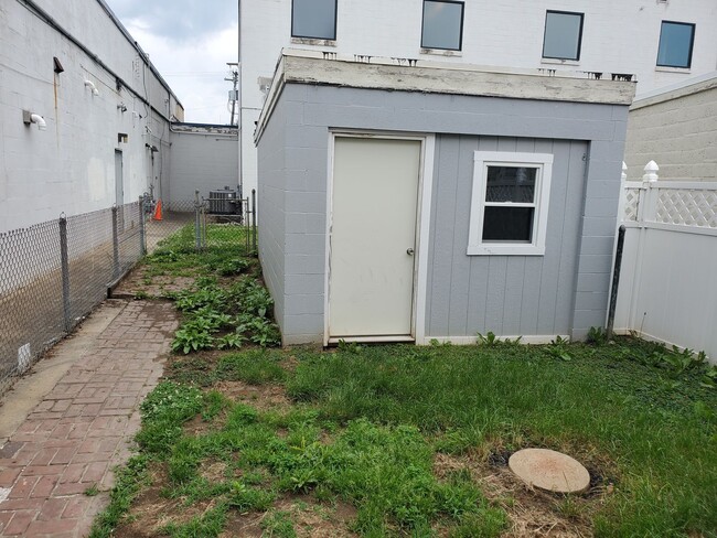 Building Photo - 3 Bedroom, 1 Bath in Manheim Township Scho...