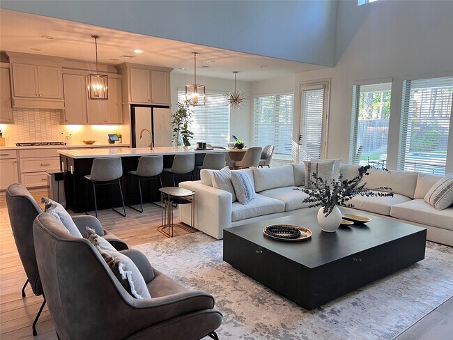 Building Photo - 176 Sweeping Valley Dr