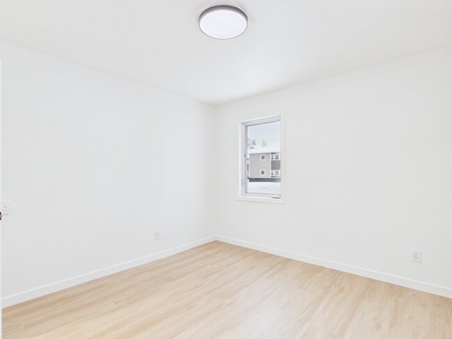 Building Photo - 926 Gilmore St