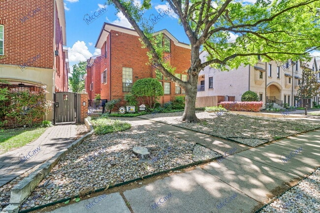 Primary Photo - 4141 Hyer St