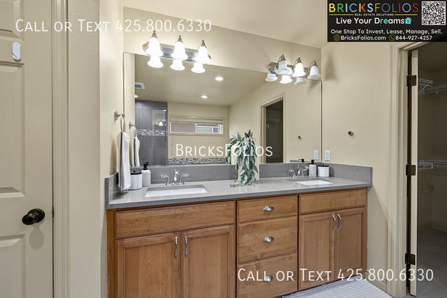 Building Photo - Redmond Ridge Luxury Living | East-Facing Murray Franklyn Gem