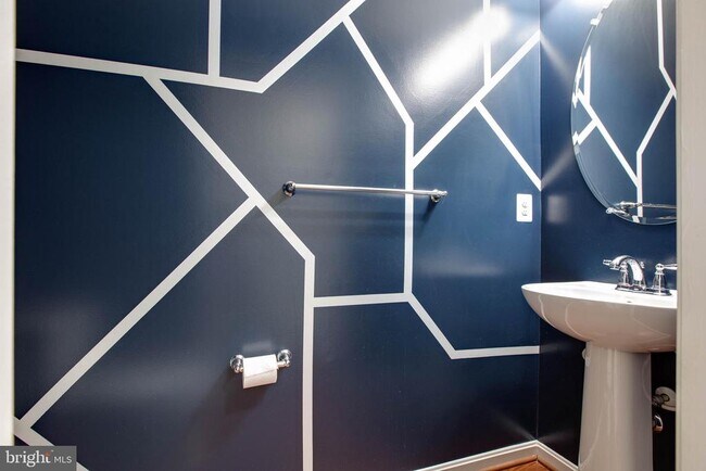 Building Photo - 7926 Silver Oak Rd