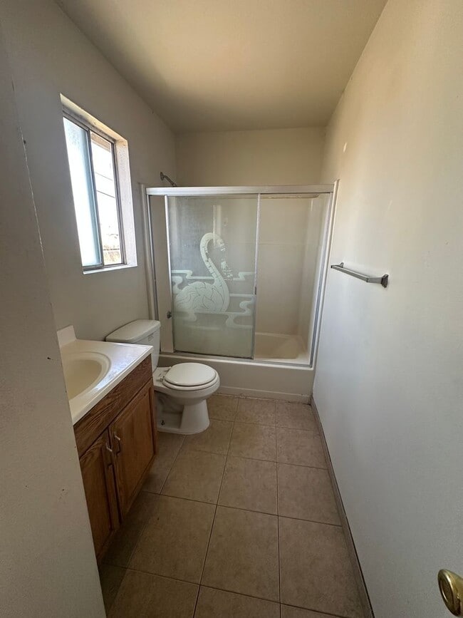 Building Photo - 128 White Ln