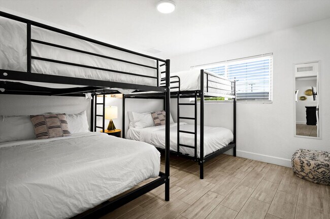 Building Photo - 4920 N 85th St