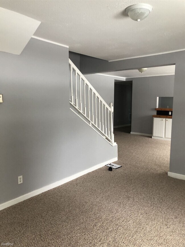 Building Photo - 4 br, 1 bath House - 1303 Throop St