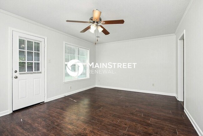 Building Photo - 3 Bedroom Pet-Friendly Home in Memphis, TN with Main Street Renewal