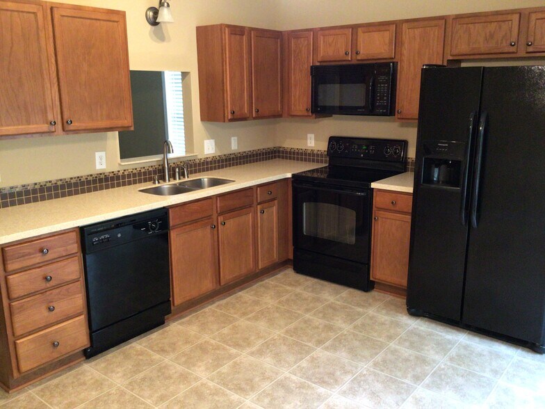Building Photo - 5117 Oakhurst Park Ct