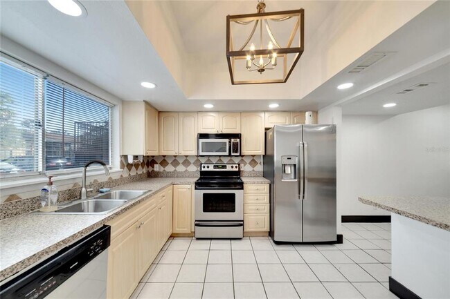 Building Photo - 6301 Newtown Cir