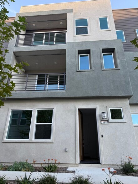 Building Photo - 26849 Laurel Mountain Loop