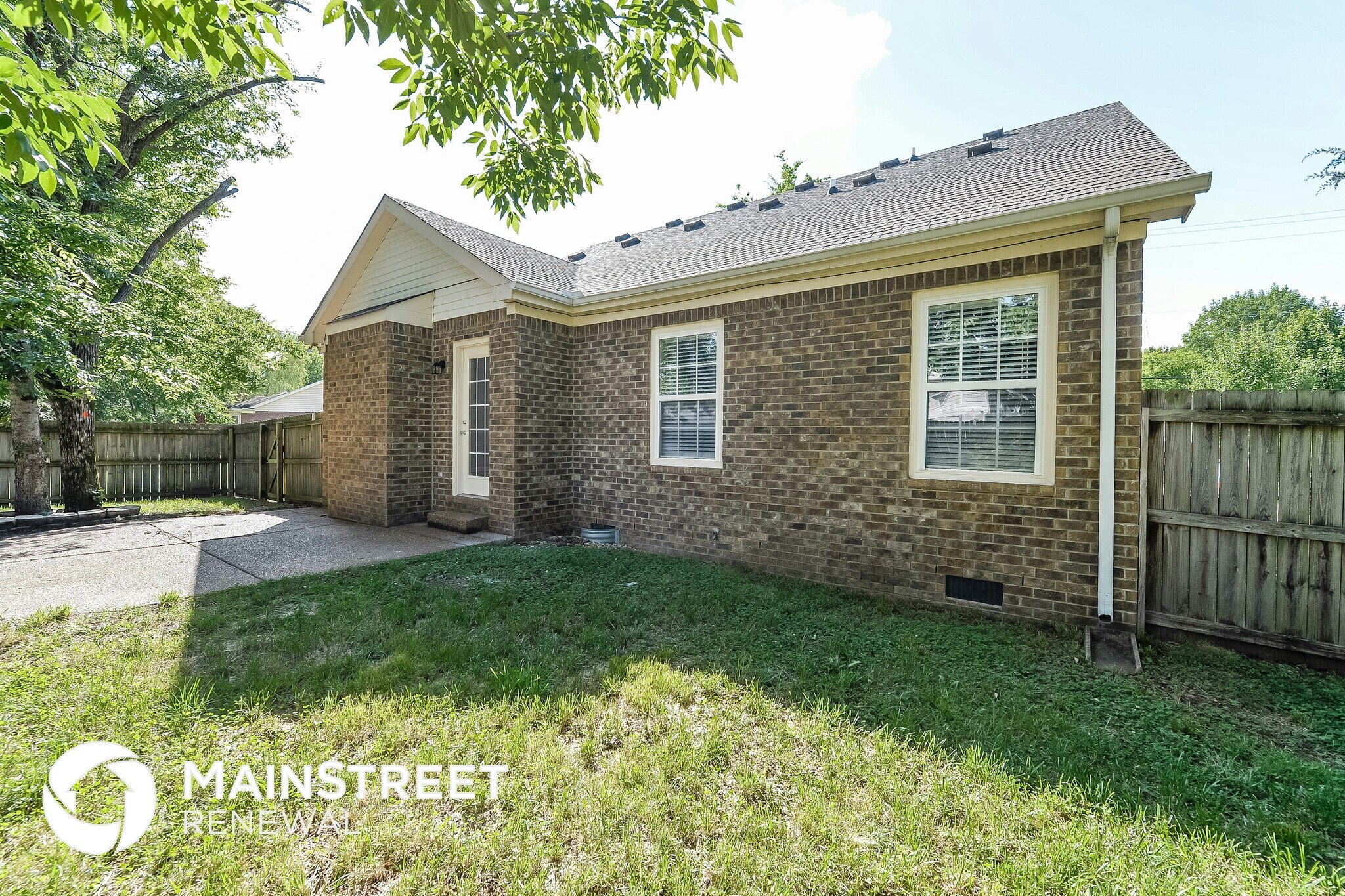 Building Photo - 6412 Paddington Way