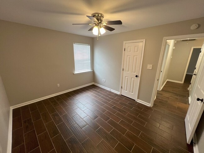 Building Photo - Charming updated 3 bedroom, 2 bath home in...