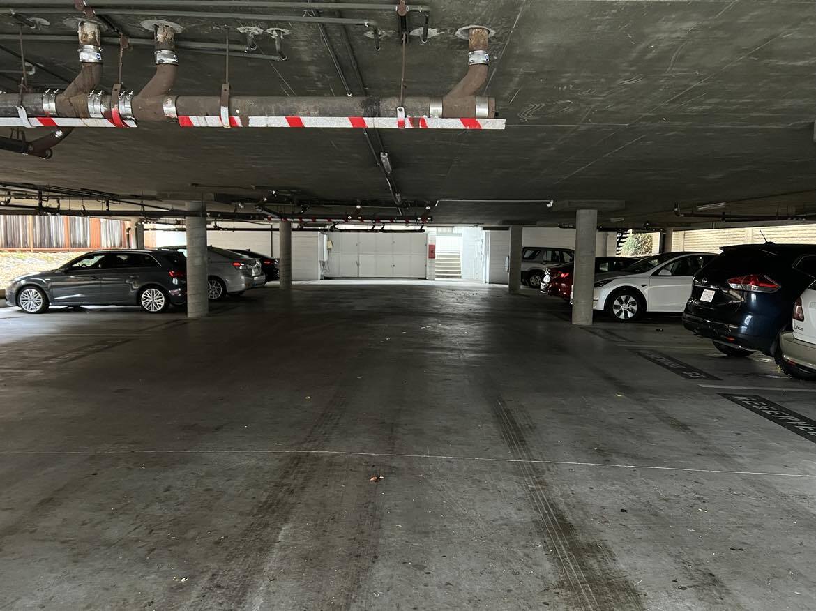 Building Photo - 870 Fremont St