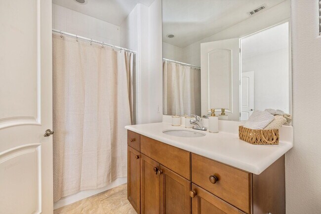 Building Photo - 49460 Rancho San Francisquito