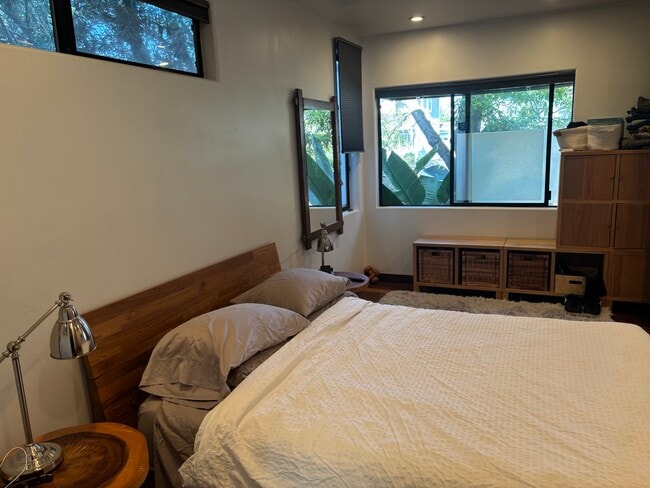 primary bedroom - 11818 Pacific Ave