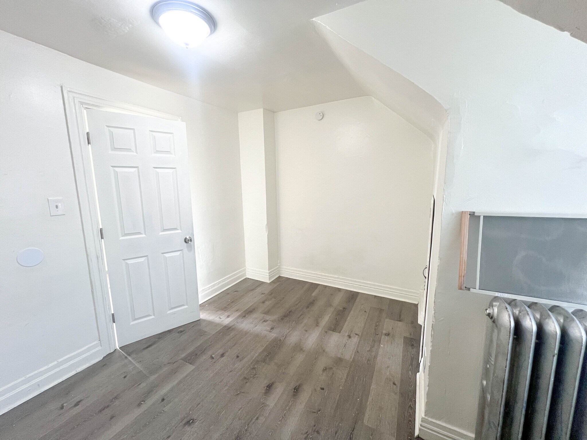 Building Photo - 117 1/2 N Penn St