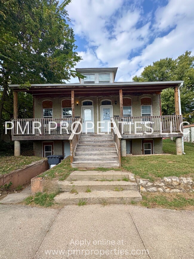 Primary Photo - 1709-1711 Howard